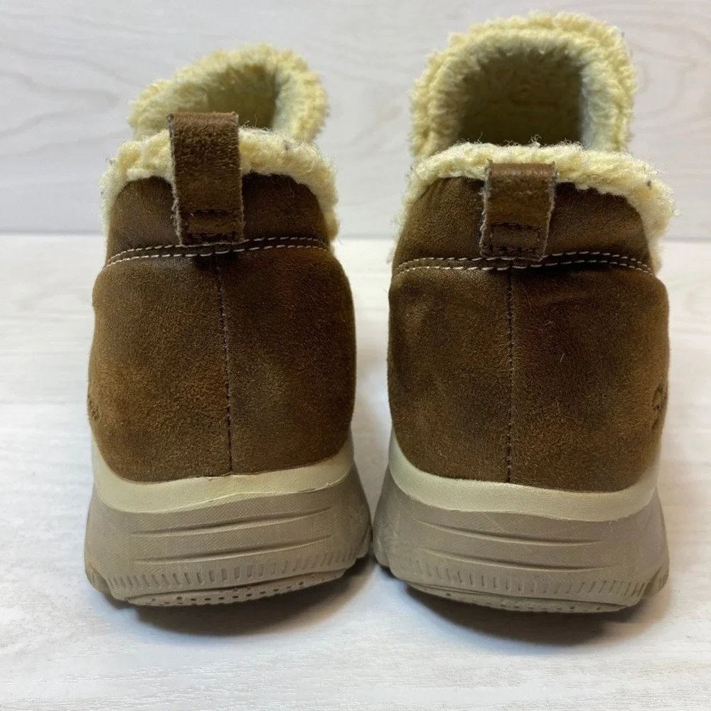 Skechers pre owned